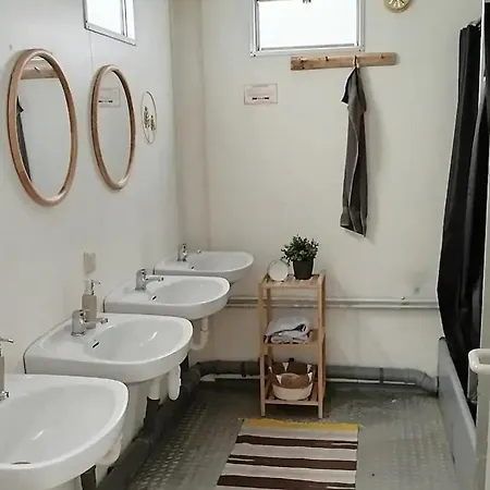 Kemping Wohnwagen Auf Tierschutz Landhof Inmitten Der Selmsdorf