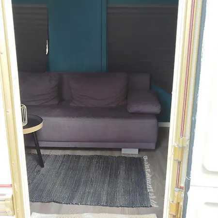 Wohnwagen Auf Landhof Inmitten Der Campsite Selmsdorf