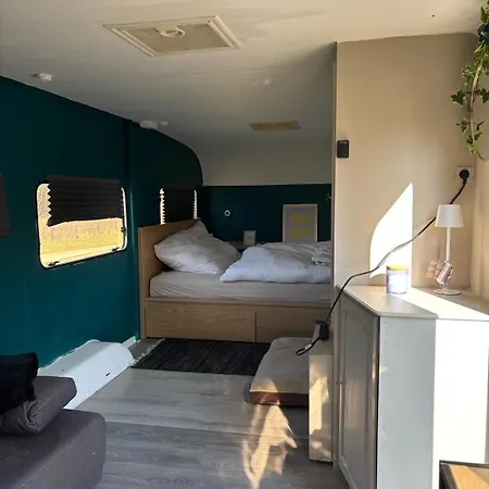 Wohnwagen Auf Landhof Inmitten Der Campsite Selmsdorf
