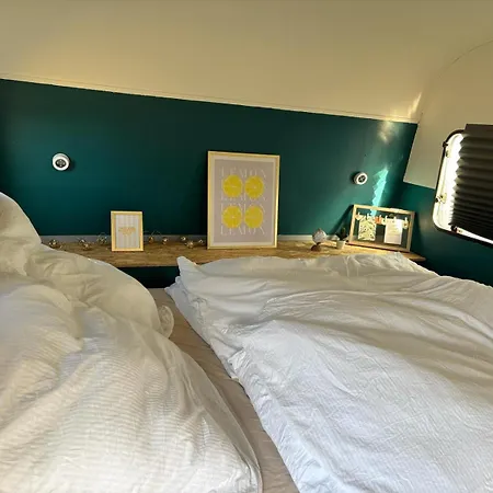 Kemping Wohnwagen Auf Tierschutz Landhof Inmitten Der