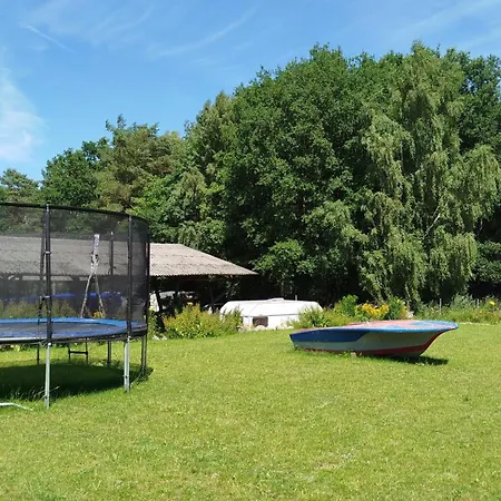 Wohnwagen Auf Tierschutz Landhof Inmitten Der Selmsdorf