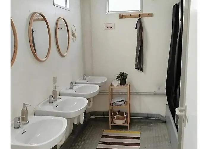 Campingplatz Wohnwagen Auf Tierschutz Landhof Inmitten Der Selmsdorf