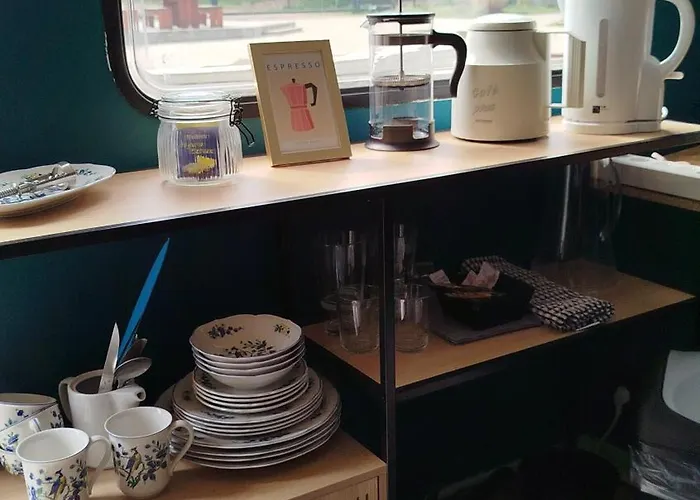 Campingplatz Wohnwagen Auf Tierschutz Landhof Inmitten Der *