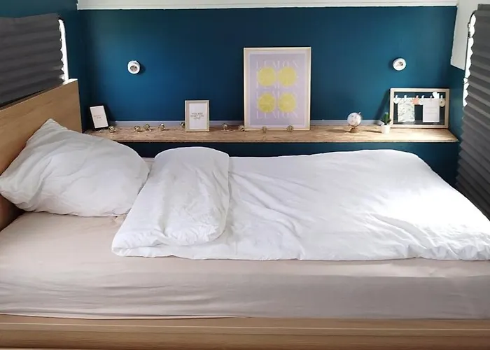 Campingplatz Wohnwagen Auf Tierschutz Landhof Inmitten Der Selmsdorf