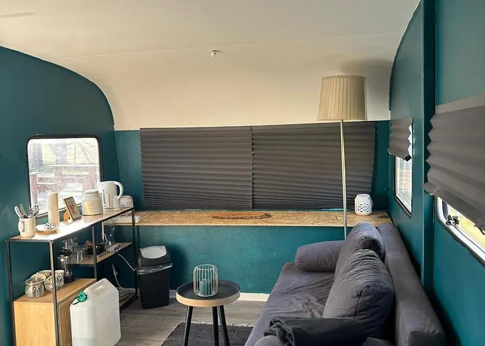 Wohnwagen Auf Tierschutz Landhof Inmitten Der * Selmsdorf