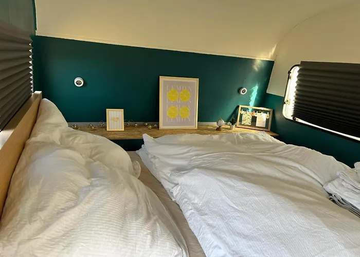 Campingplatz Wohnwagen Auf Tierschutz Landhof Inmitten Der